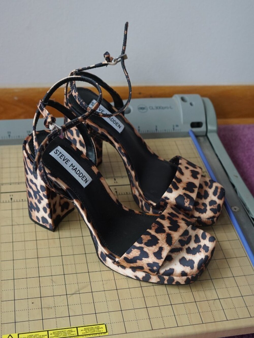Steve Madden leopard print platform sandal heels 6.5 - Picture 3 of 5